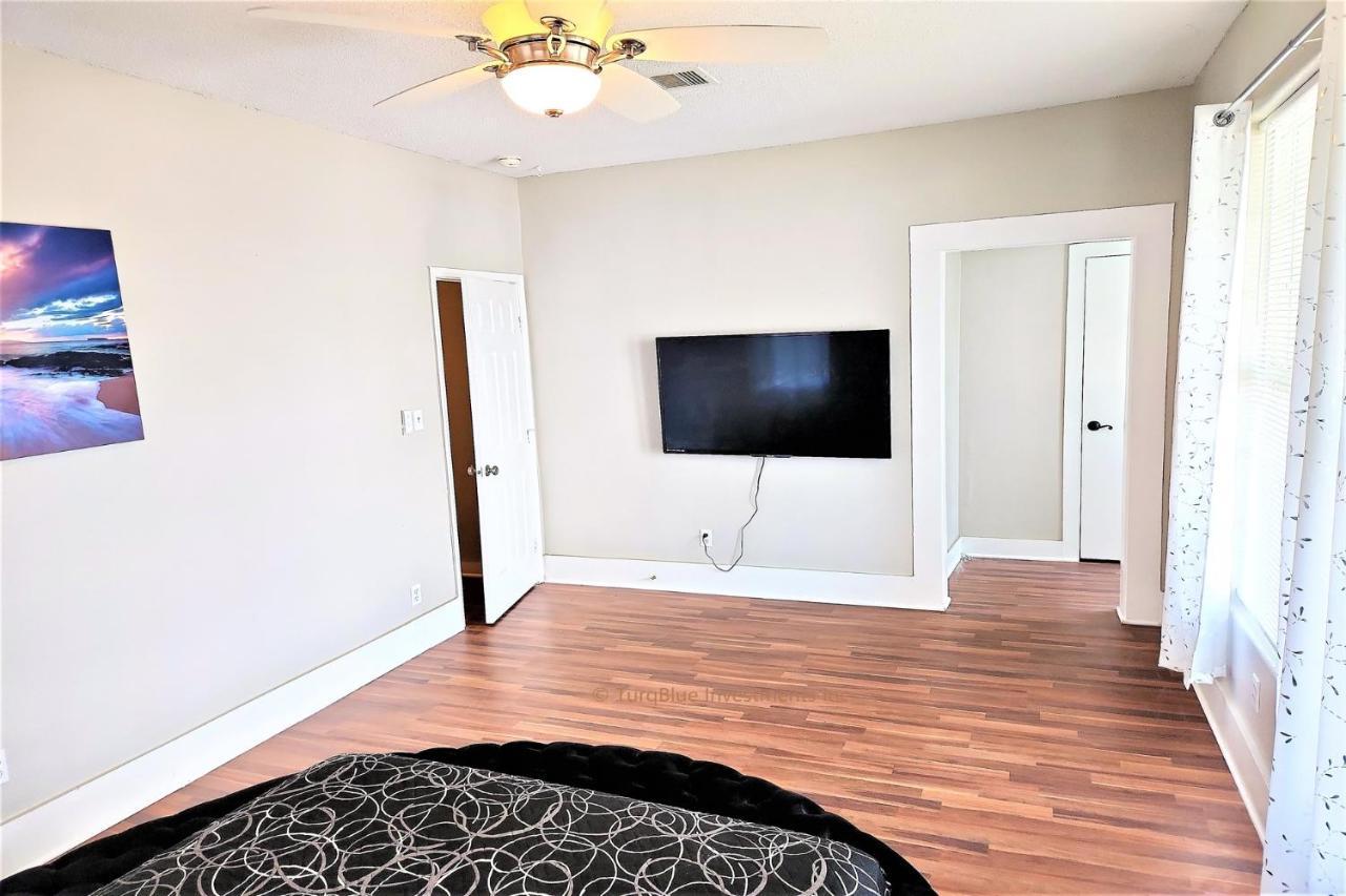 Casaazul-2605A-Couples Retreat By Beach & Pleasure Pier 1 Block Away- 2Bed 2Bath- 7 Minutes To Cruise Terminal Galveston Extérieur photo
