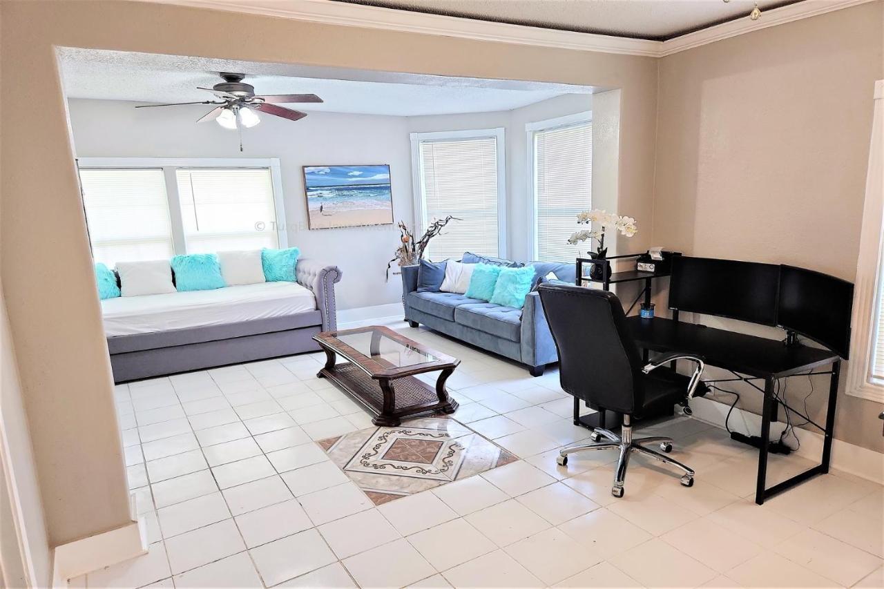 Casaazul-2605A-Couples Retreat By Beach & Pleasure Pier 1 Block Away- 2Bed 2Bath- 7 Minutes To Cruise Terminal Galveston Extérieur photo