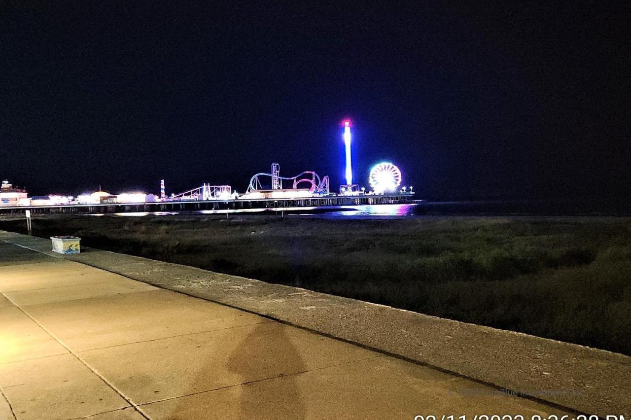 Casaazul-2605A-Couples Retreat By Beach & Pleasure Pier 1 Block Away- 2Bed 2Bath- 7 Minutes To Cruise Terminal Galveston Extérieur photo