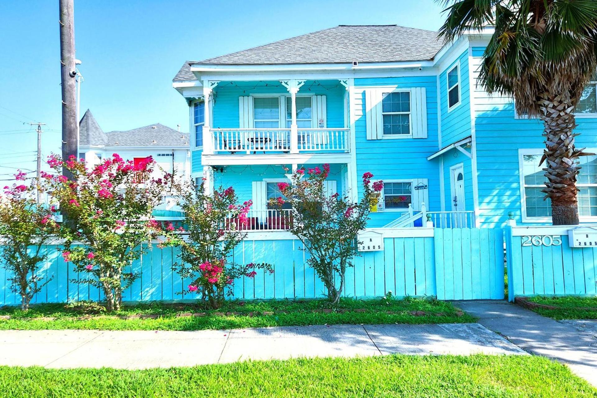 Casaazul-2605A-Couples Retreat By Beach & Pleasure Pier 1 Block Away- 2Bed 2Bath- 7 Minutes To Cruise Terminal Galveston Extérieur photo